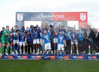 Stockport vs. Cambridge United Match Preview: Prediction, Team News, Lineups news-10082024-230327