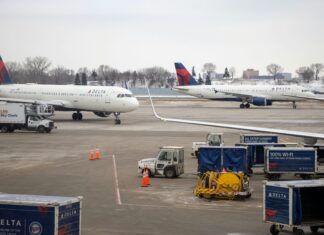 Delta Flight DL275 Diverted: Essential Checklist for LAX Travelers Delta Airlines, Delta Flight DL275, Flight DL275, Flight Diversions, Travel News, Airline Policies, LAX Diversion, Delta Flight DL275 Diverted LAX